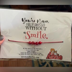 DEALER THEATER LOT 100 Annie Red Beaded Wish Bracelets